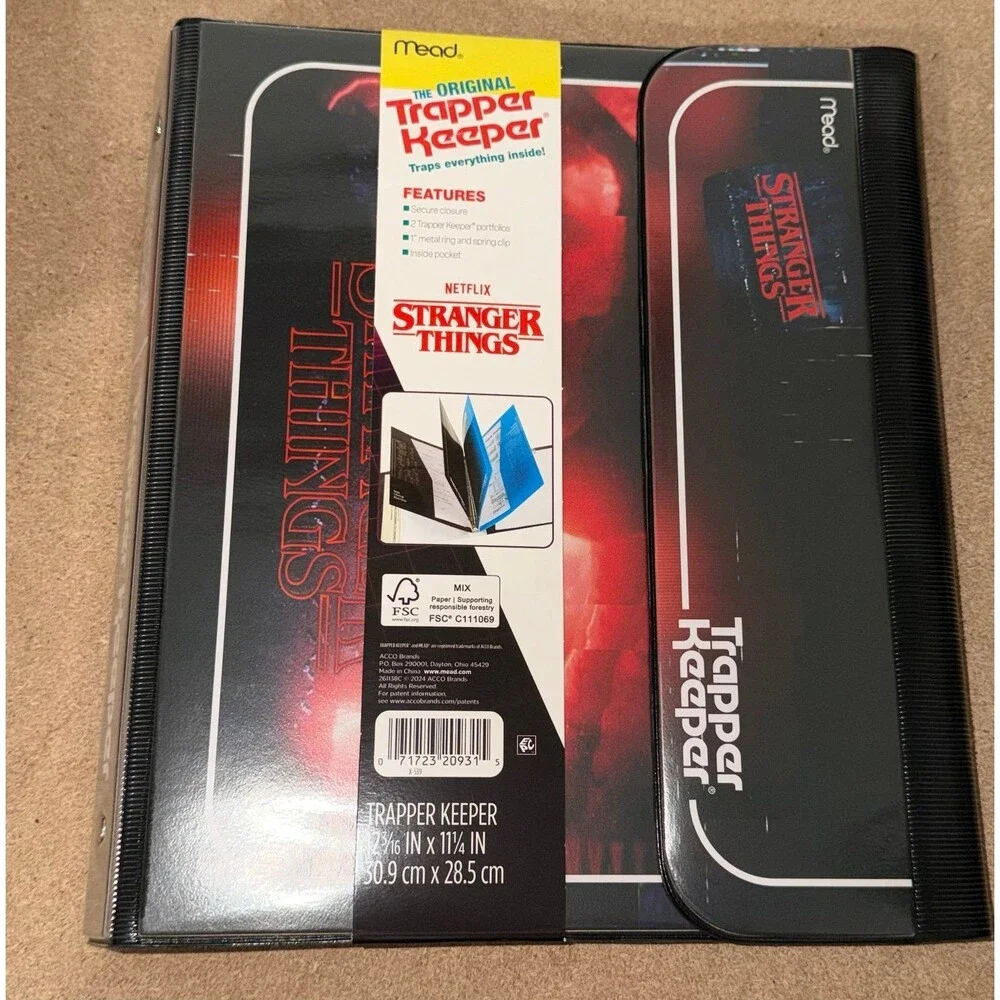 Trapper Keeper Binder, Stranger Things, 1 Inch Binder with Folders & Clipboard